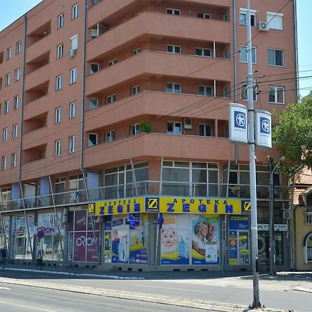 Trident Apartments Ni Exterior foto