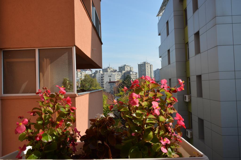 Trident Apartments Ni Exterior foto